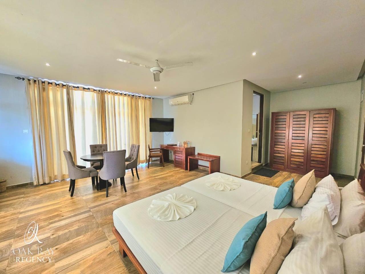 Oak Ray Regency Hotel Kandy Kültér fotó