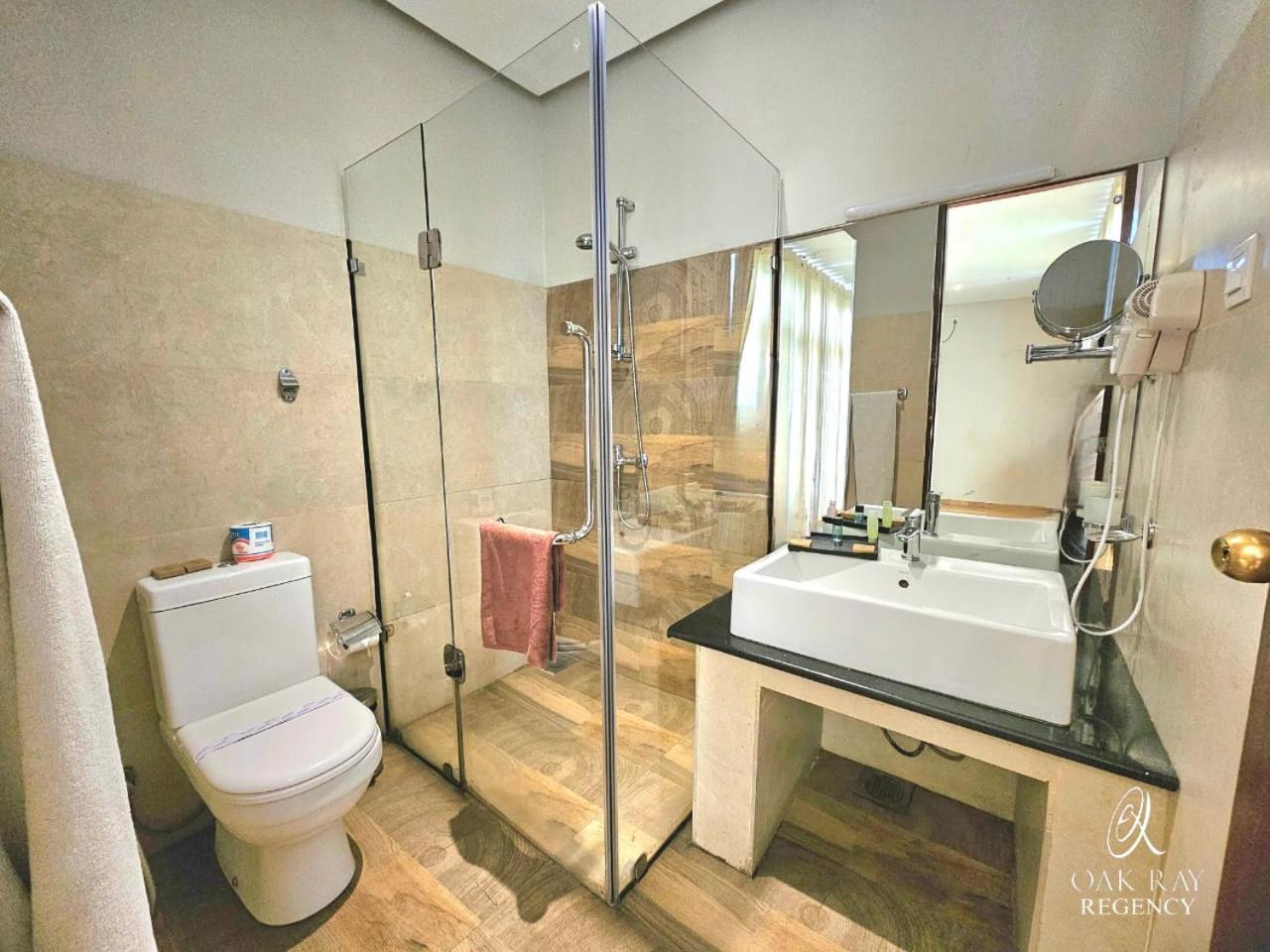 Oak Ray Regency Hotel Kandy Kültér fotó