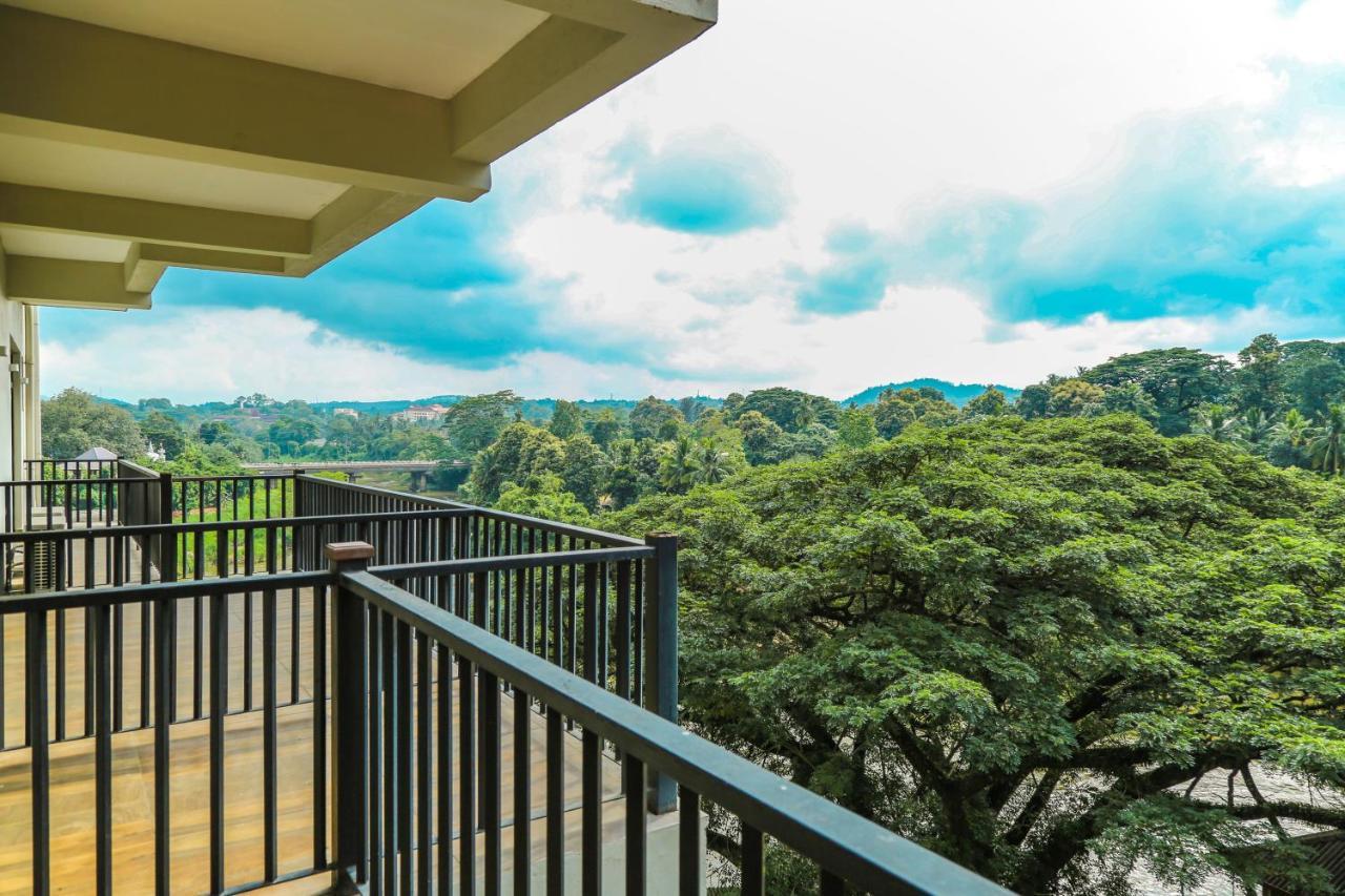 Oak Ray Regency Hotel Kandy Kültér fotó